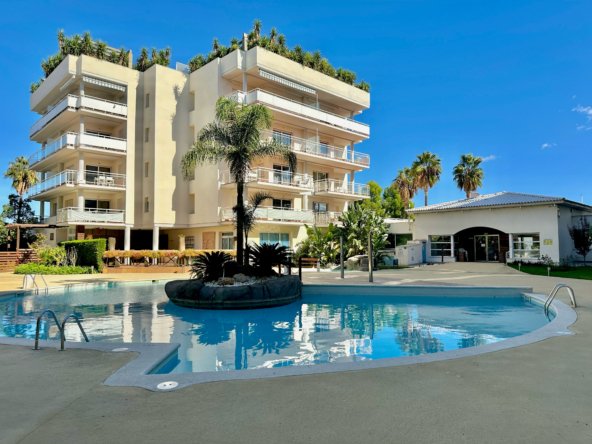 Apartamento con vistas al canal y al Cap de Creus en Port Canigó, Roses